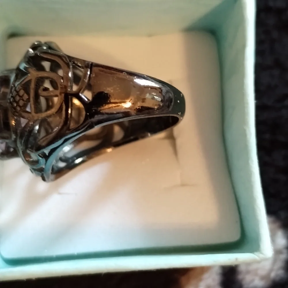 Ring - Picture 3 of 4